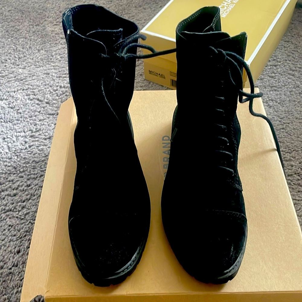 Lucky brand black oiled suede size 7 gently used